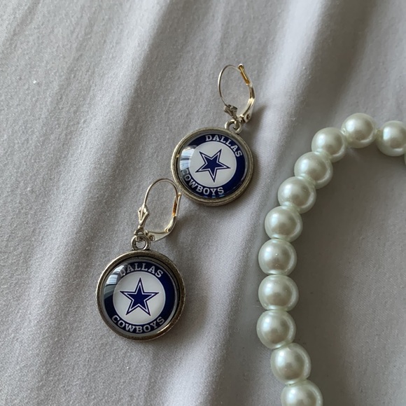 NFL Dallas Cowboys Earrings and bracelet - Picture 3 of 5